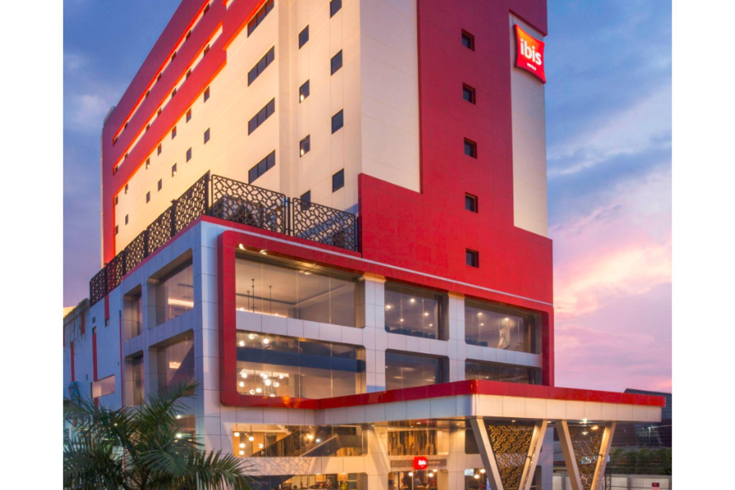 Ibis Pontianak City Center Ngoại thất bức ảnh
