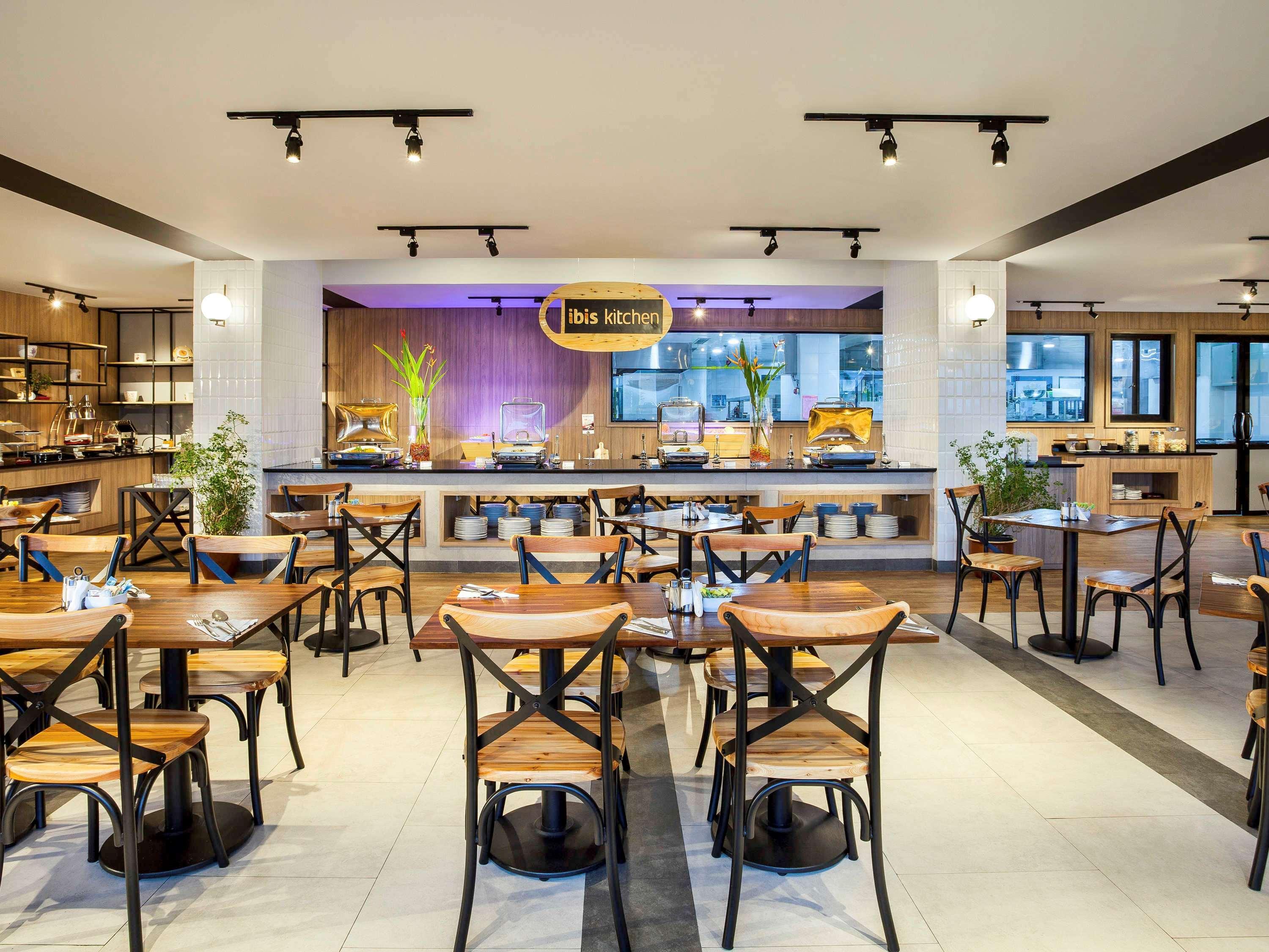Ibis Pontianak City Center Ngoại thất bức ảnh