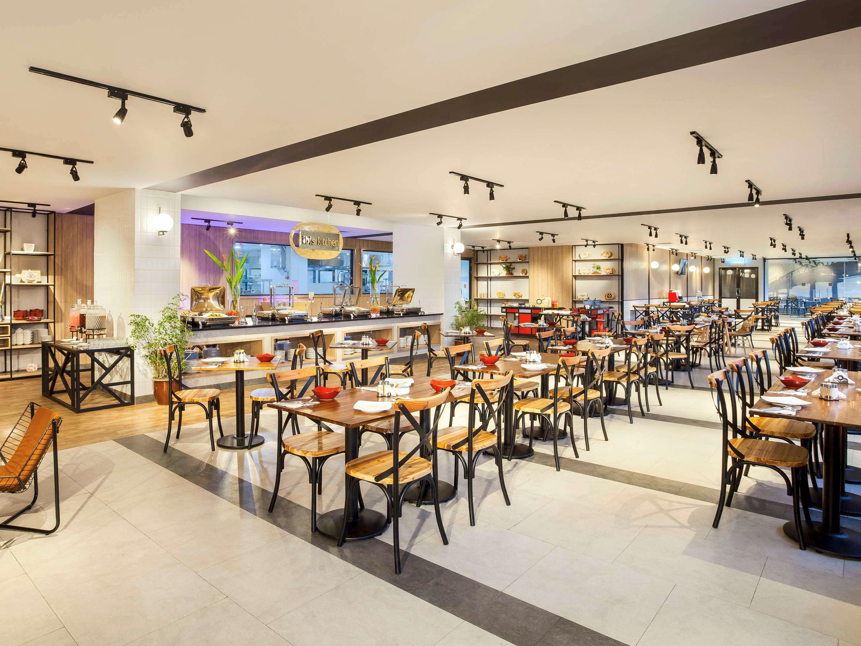 Ibis Pontianak City Center Ngoại thất bức ảnh