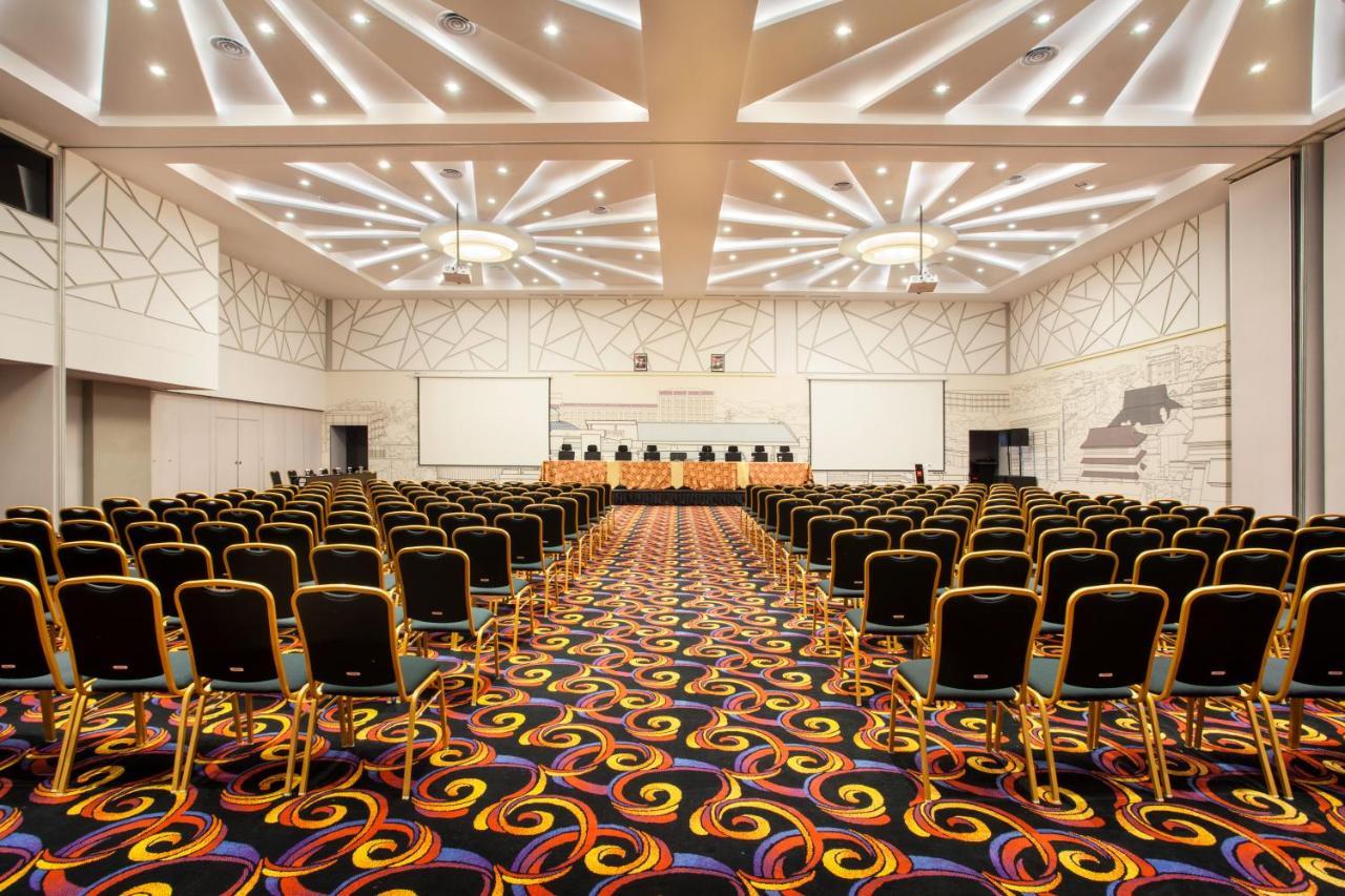 Ibis Pontianak City Center Ngoại thất bức ảnh