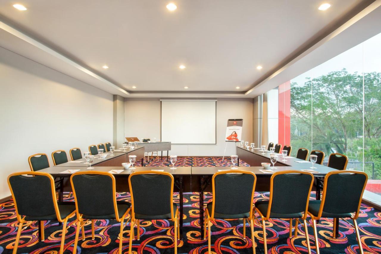 Ibis Pontianak City Center Ngoại thất bức ảnh